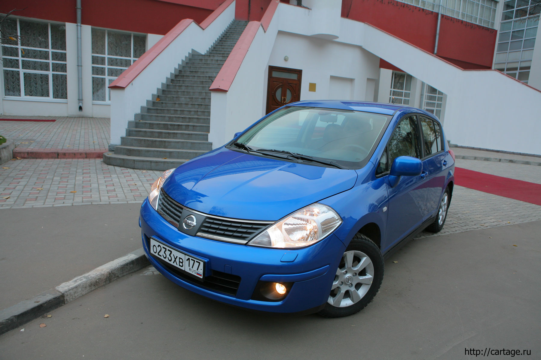 nissan tiida