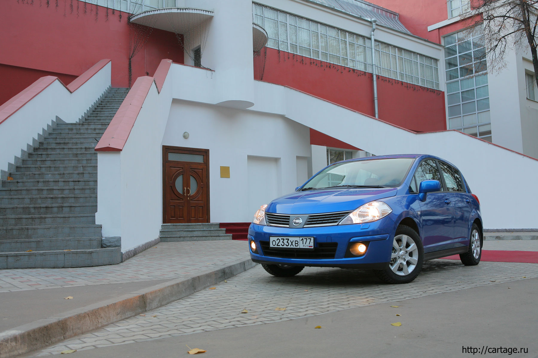 nissan tiida