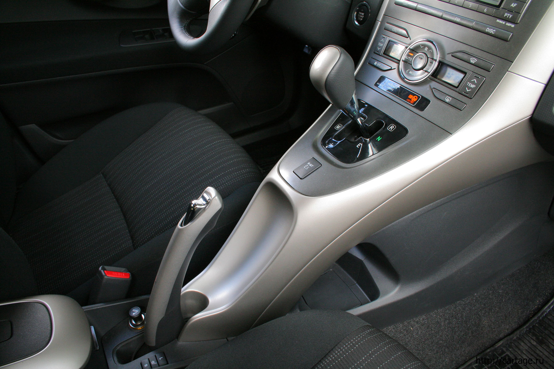 toyota auris toyota auris