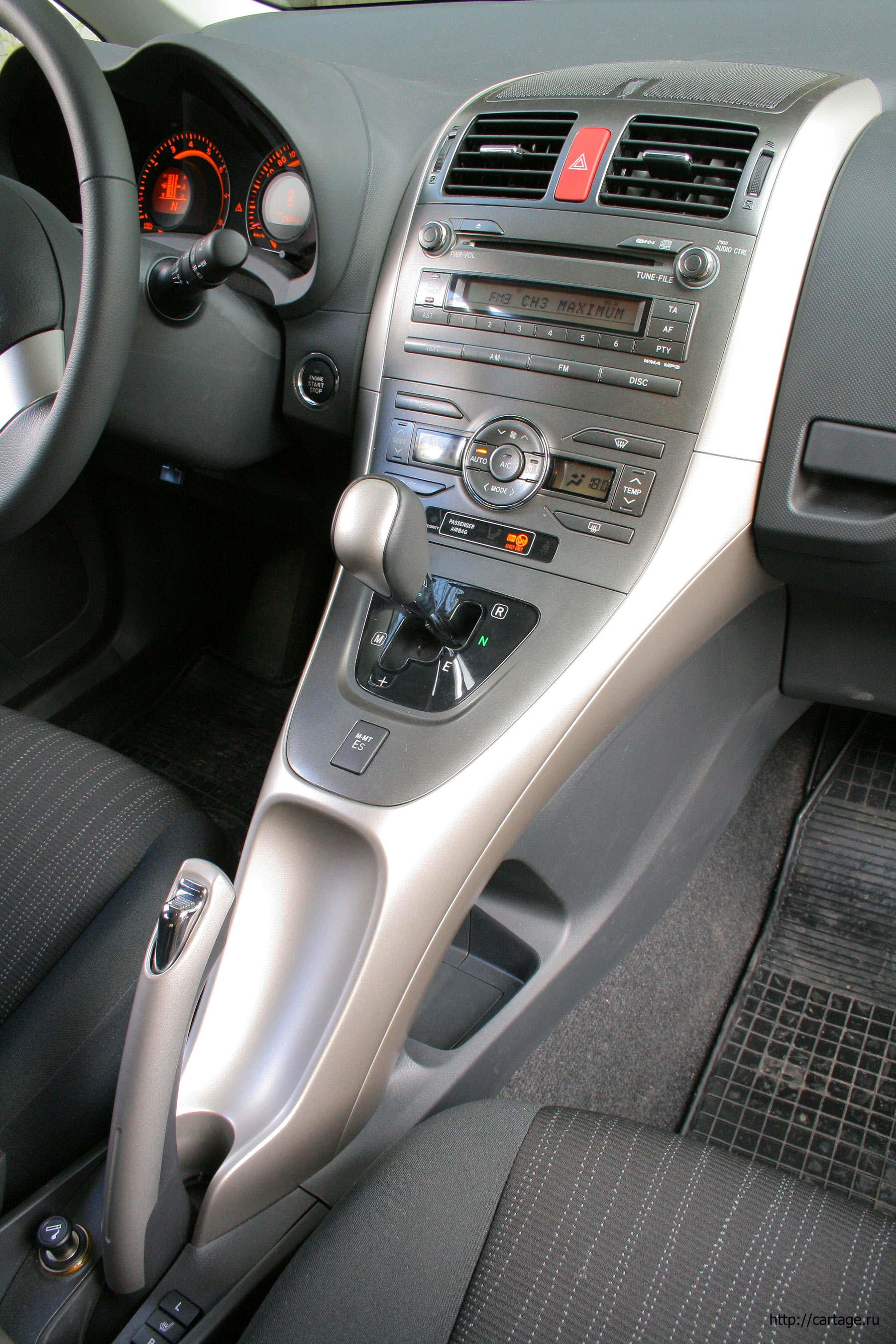 toyota auris toyota auris
