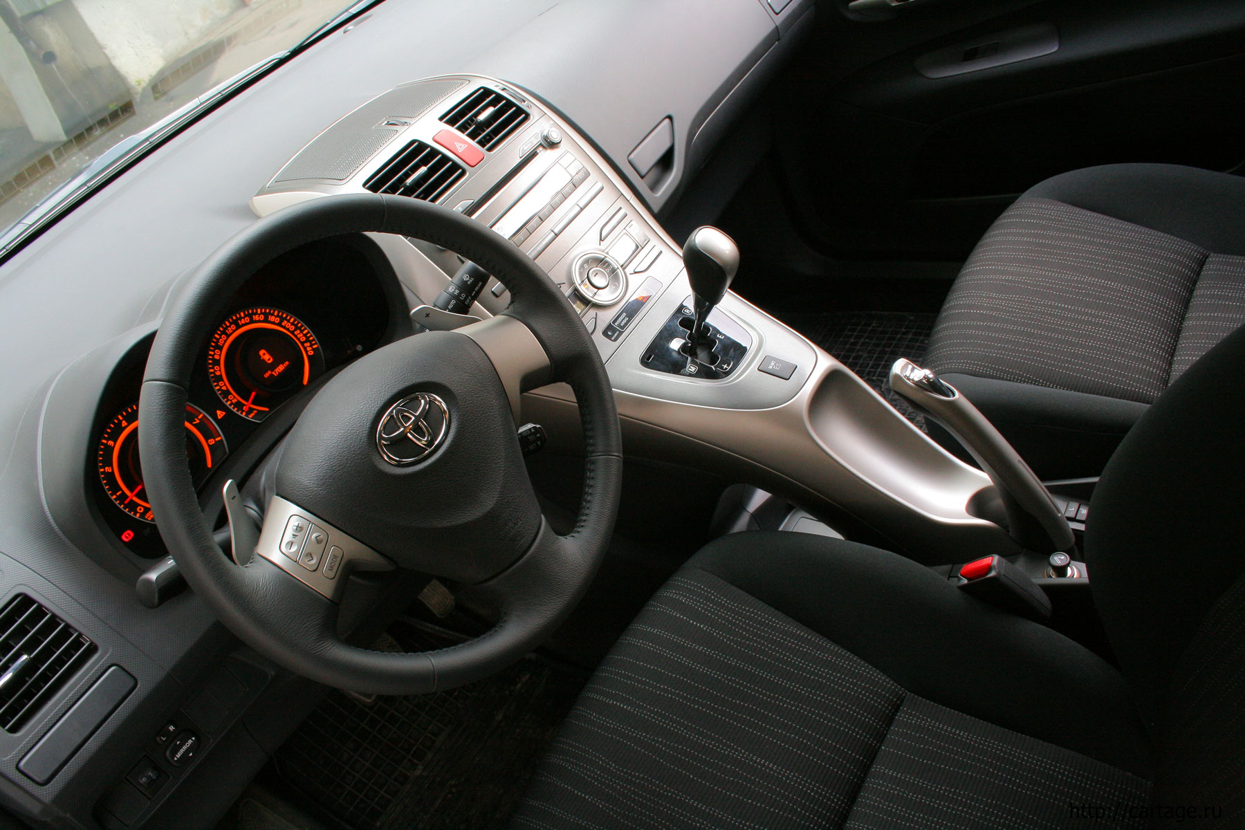 toyota auris toyota auris