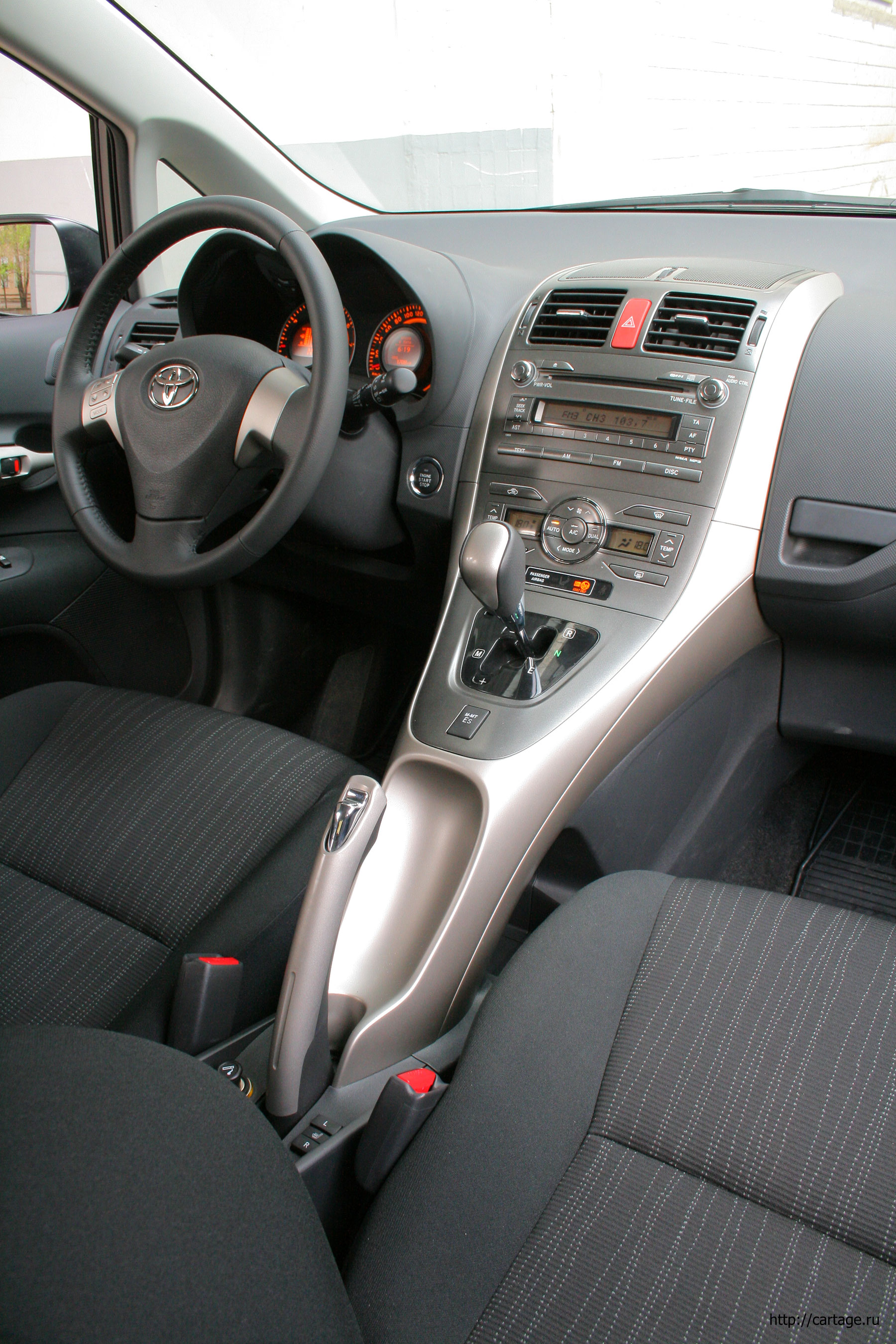 toyota auris