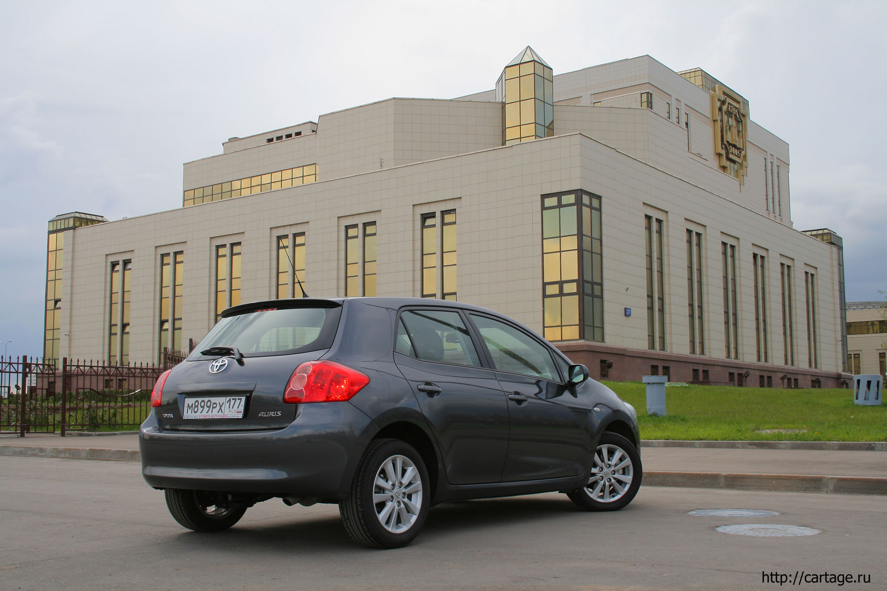 toyota auris toyota auris
