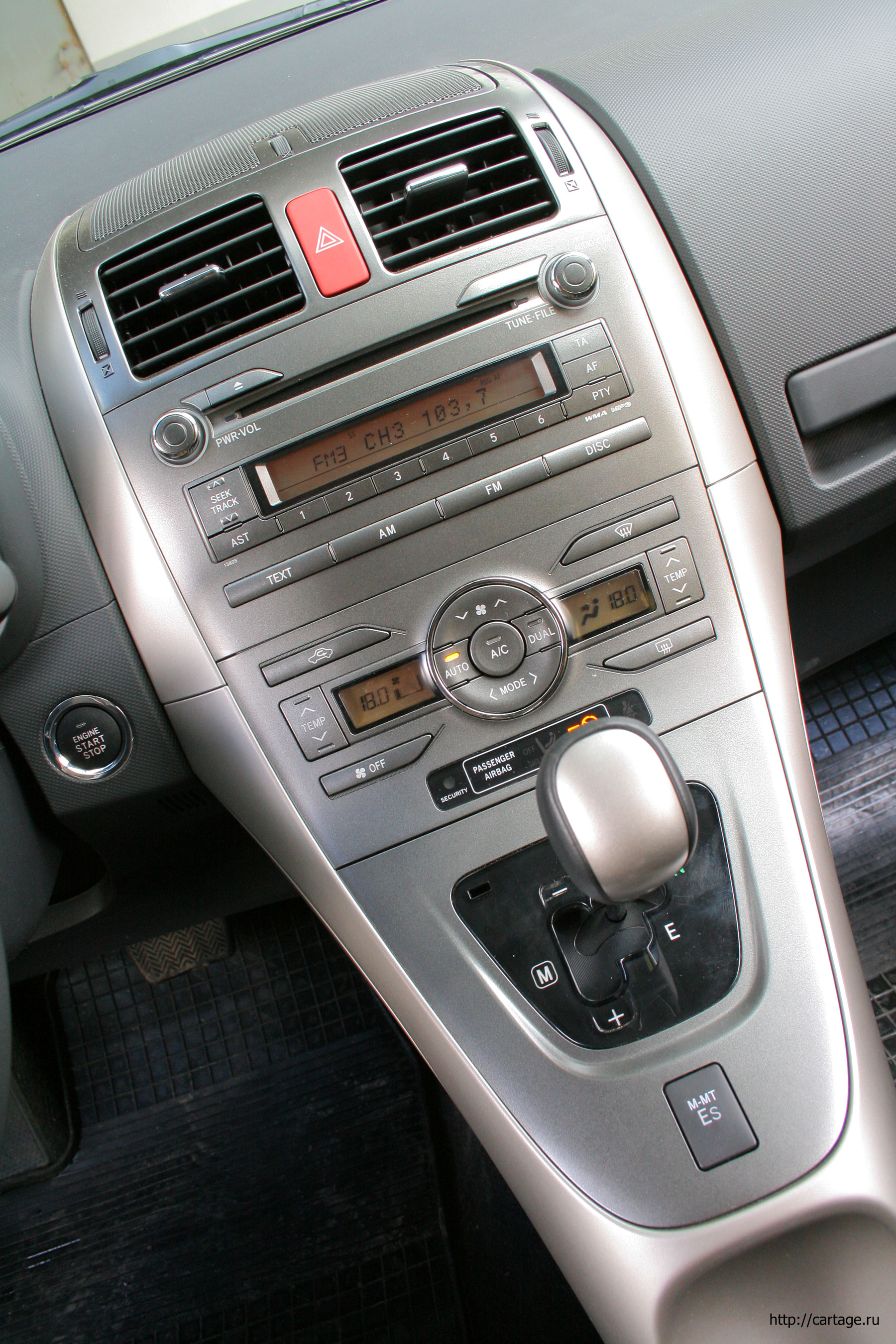 toyota auris toyota auris