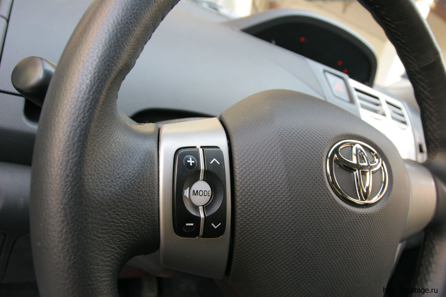 toyota yaris toyota yaris